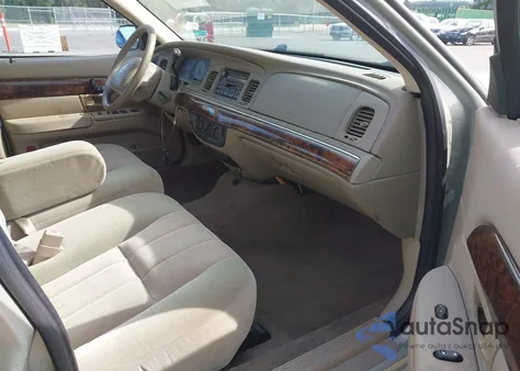 2004 Mercury Grand Marquis Gs z USA, uszkodzony, nr VIN 2MEFM74W44X683297